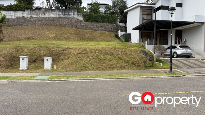 Venta de lote en condominio las Rusias